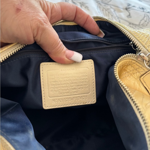 Coach Signature Patent Leather Shoulder Bag Cream Yellow - Picture 5 of 8